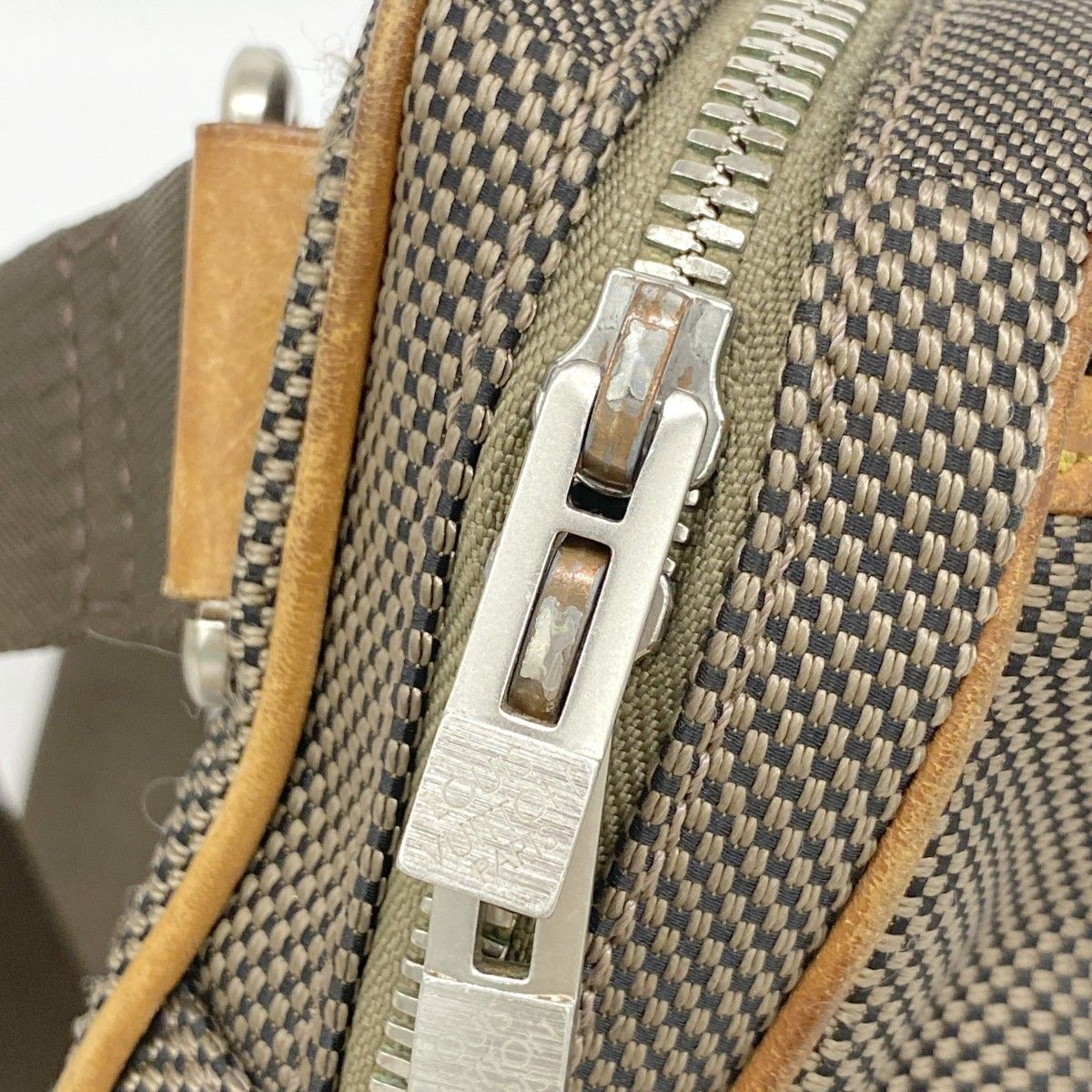 Louis Vuitton Belt Bag Damier Jean Acrobat Tail — view 9