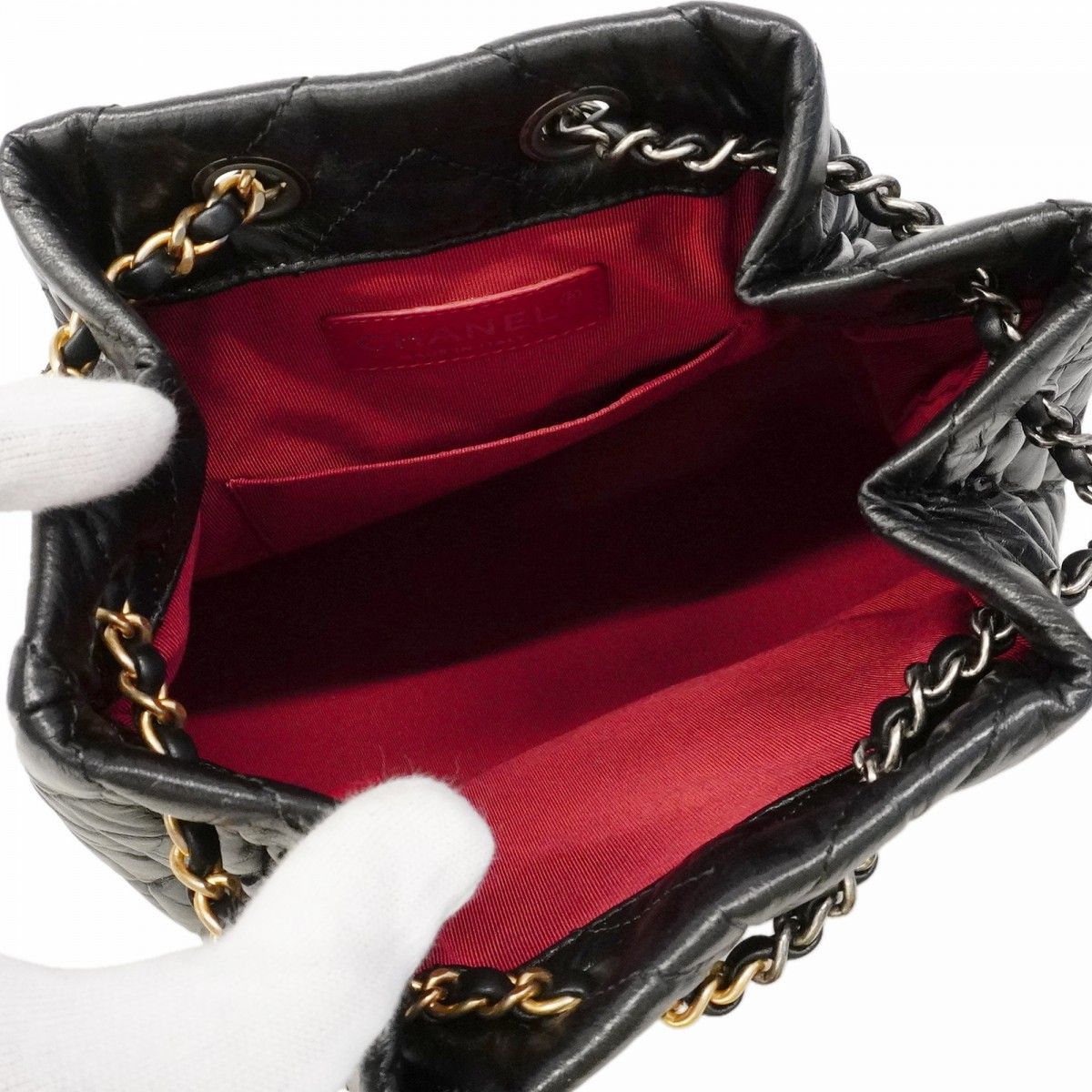 Chanel Backpack Blanc Calfskin Black Gold Silver — view 4