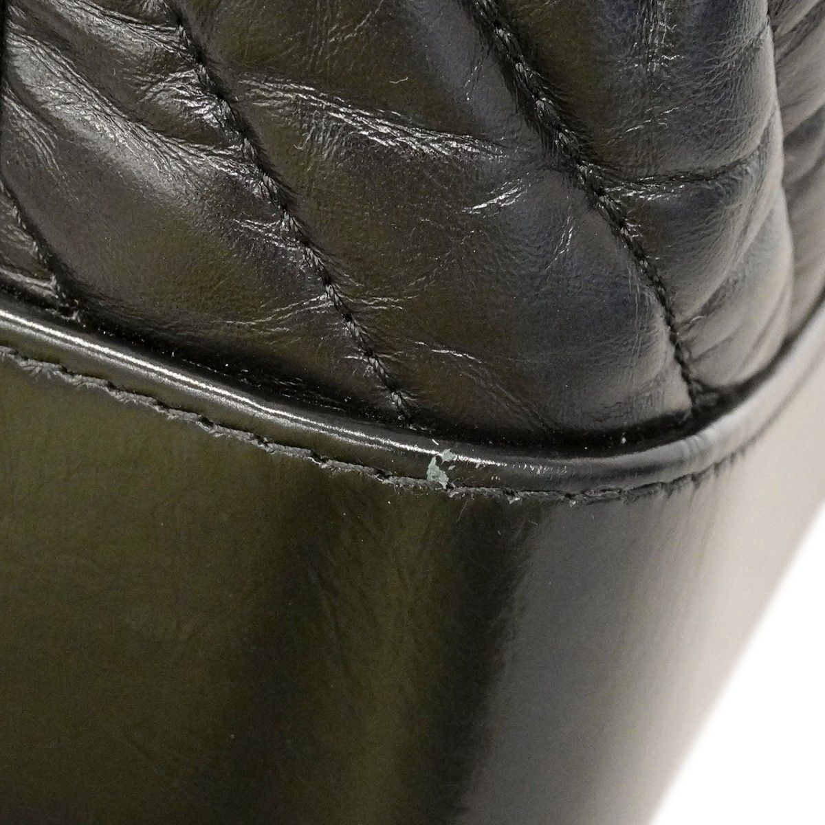 Chanel Backpack Blanc Calfskin Black Gold Silver — view 8