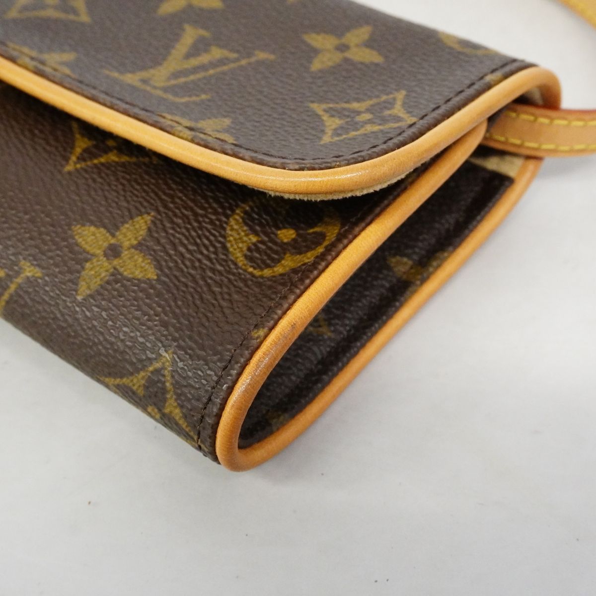 Louis Vuitton Shoulder Bag Monogram Pochette Twin PM Brown — view 6
