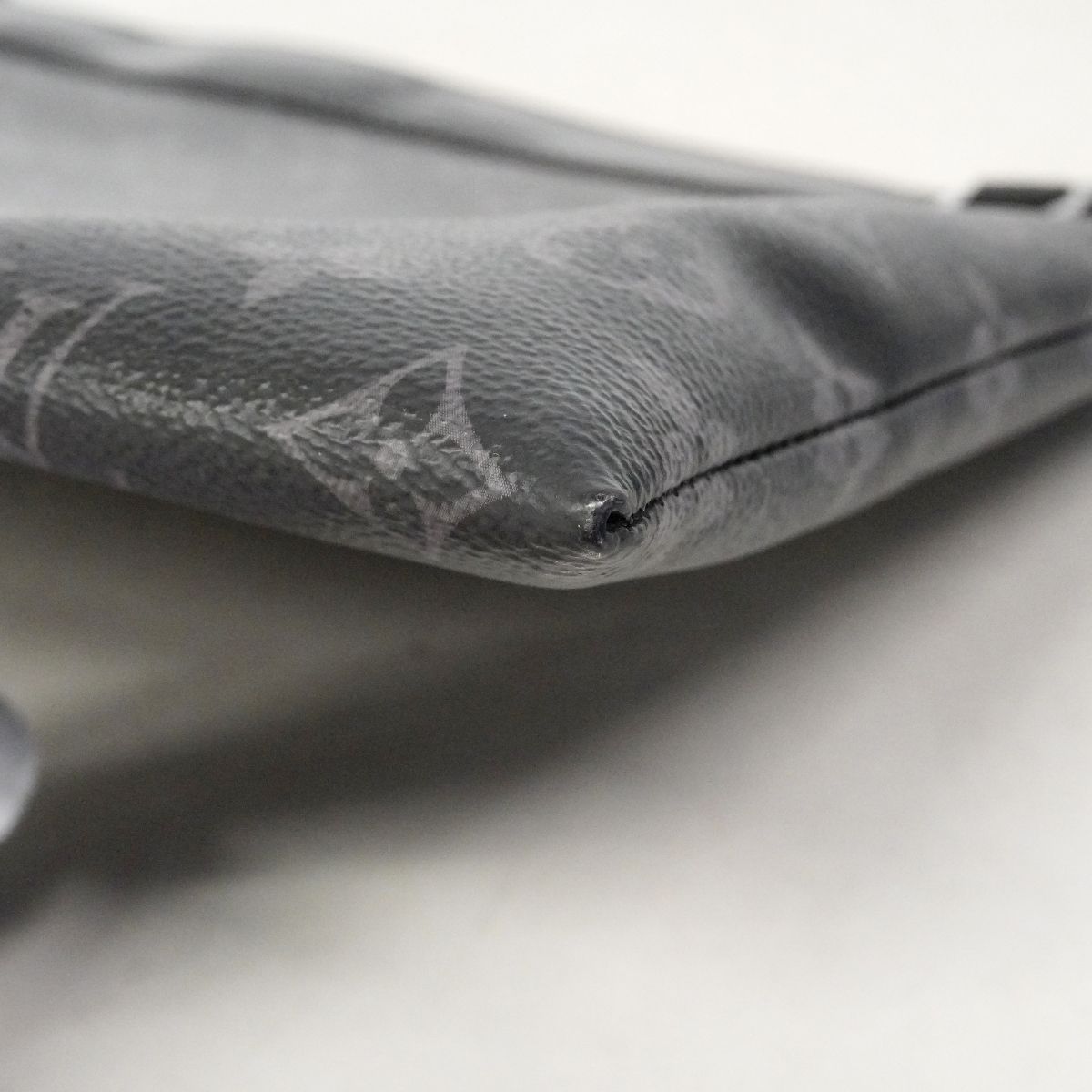 Louis Vuitton Clutch Monogram Eclipse Pochette Discovery Black — view 6