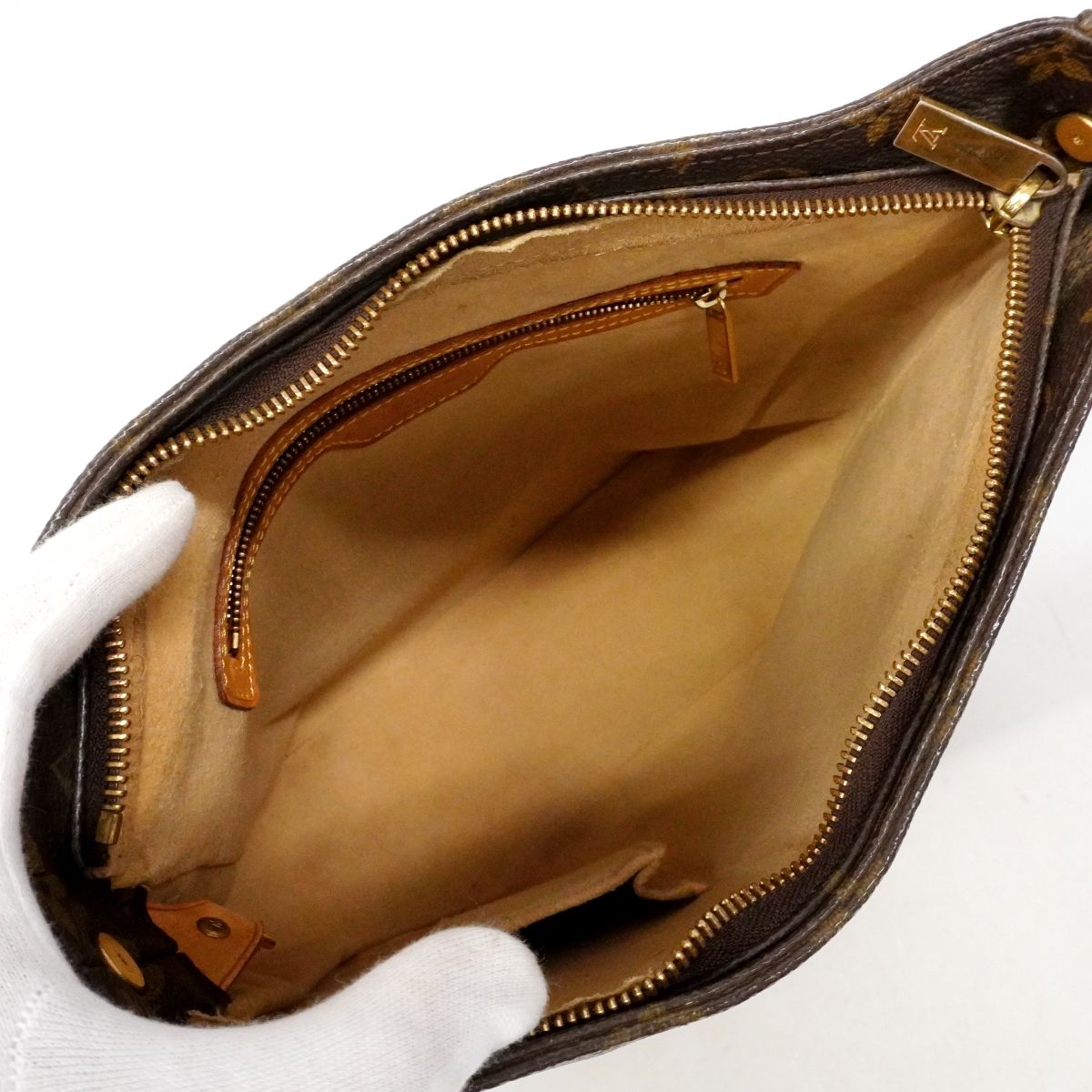 Louis Vuitton Shoulder Bag Monogram Looping GM Brown — view 4