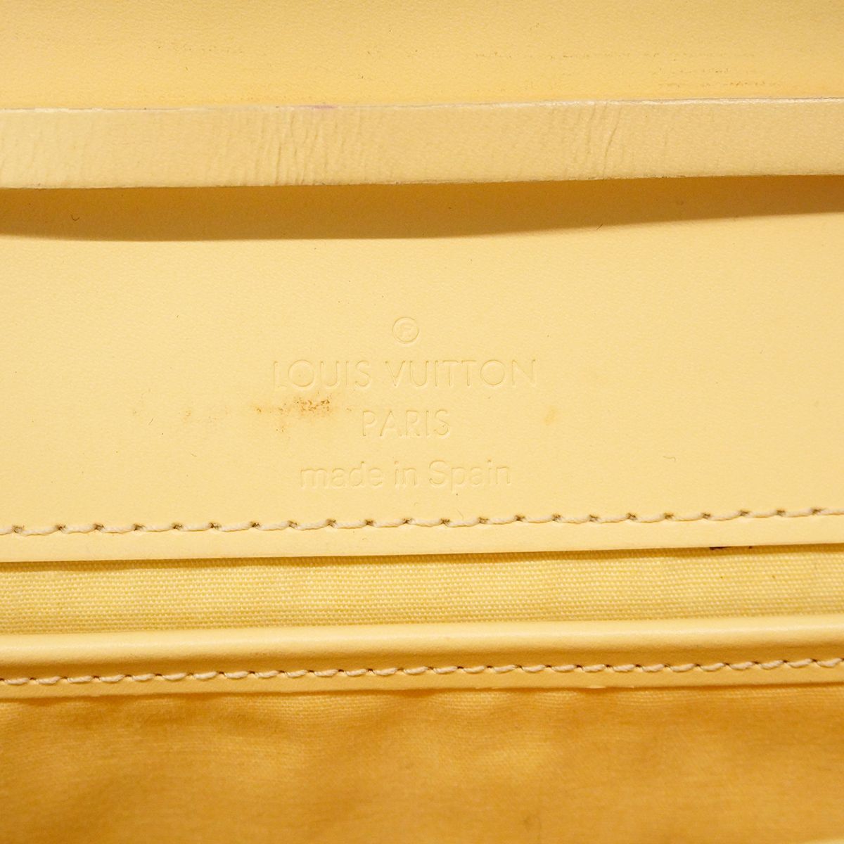 Louis Vuitton Shoulder Bag Epi Honfleur Vanilla — view 5