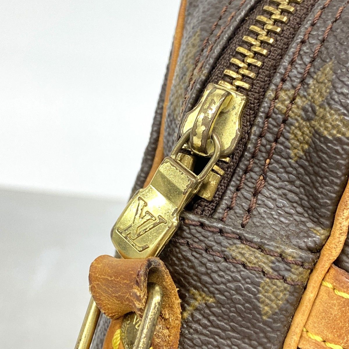 Louis Vuitton Shoulder Bag Monogram Danube Brown — view 8