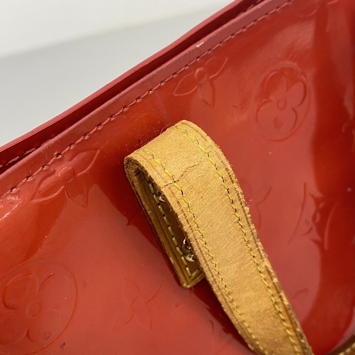 Louis Vuitton Handbag Vernis Reed PM Rouge — view 9