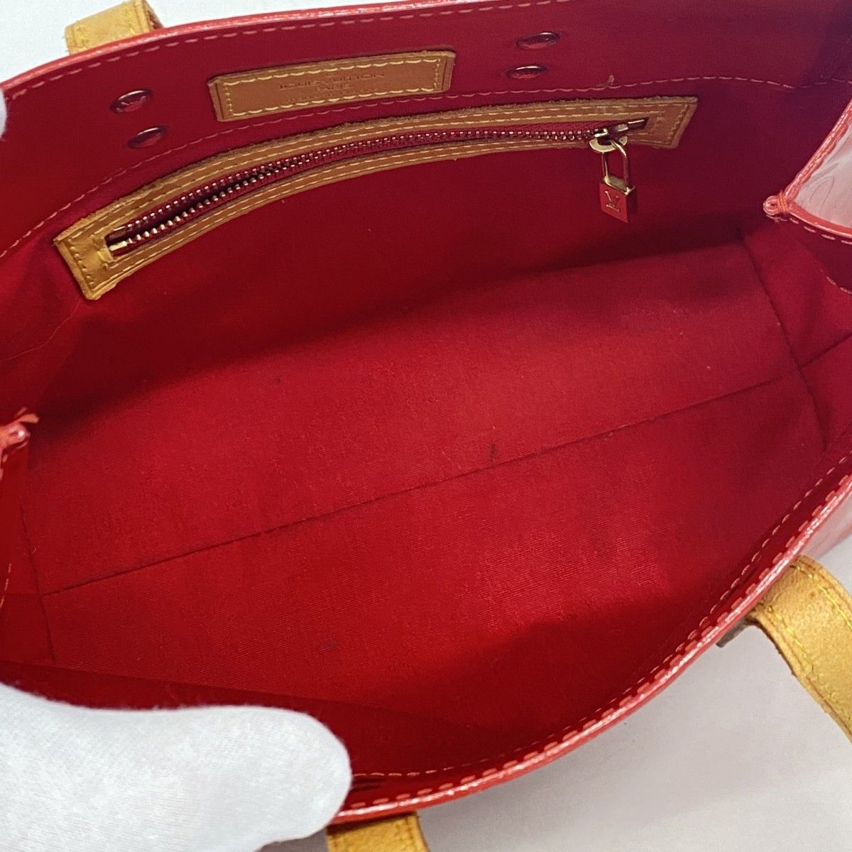 Louis Vuitton Handbag Vernis Reed PM Rouge — view 4