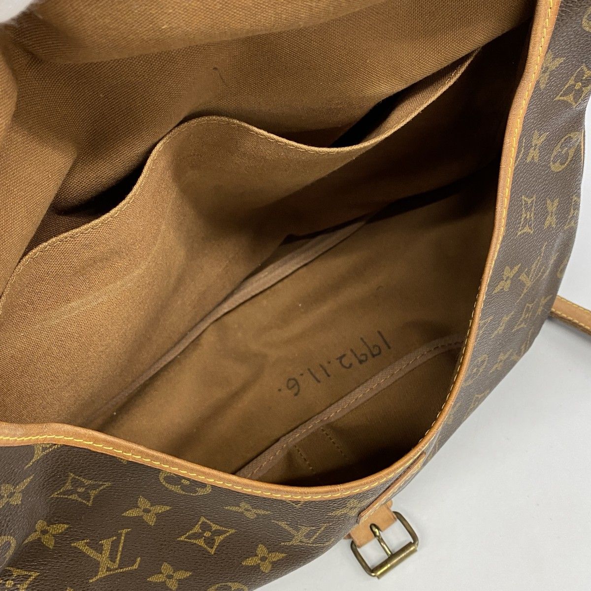 Louis Vuitton Shoulder Bag Monogram Saumur 35 Brown — view 4