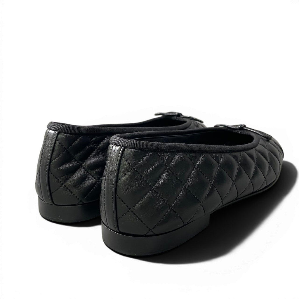 Chanel Ballerina Aged Calfskin Quilted CC Logo Leather Flat Shoes 41 Black — view 5