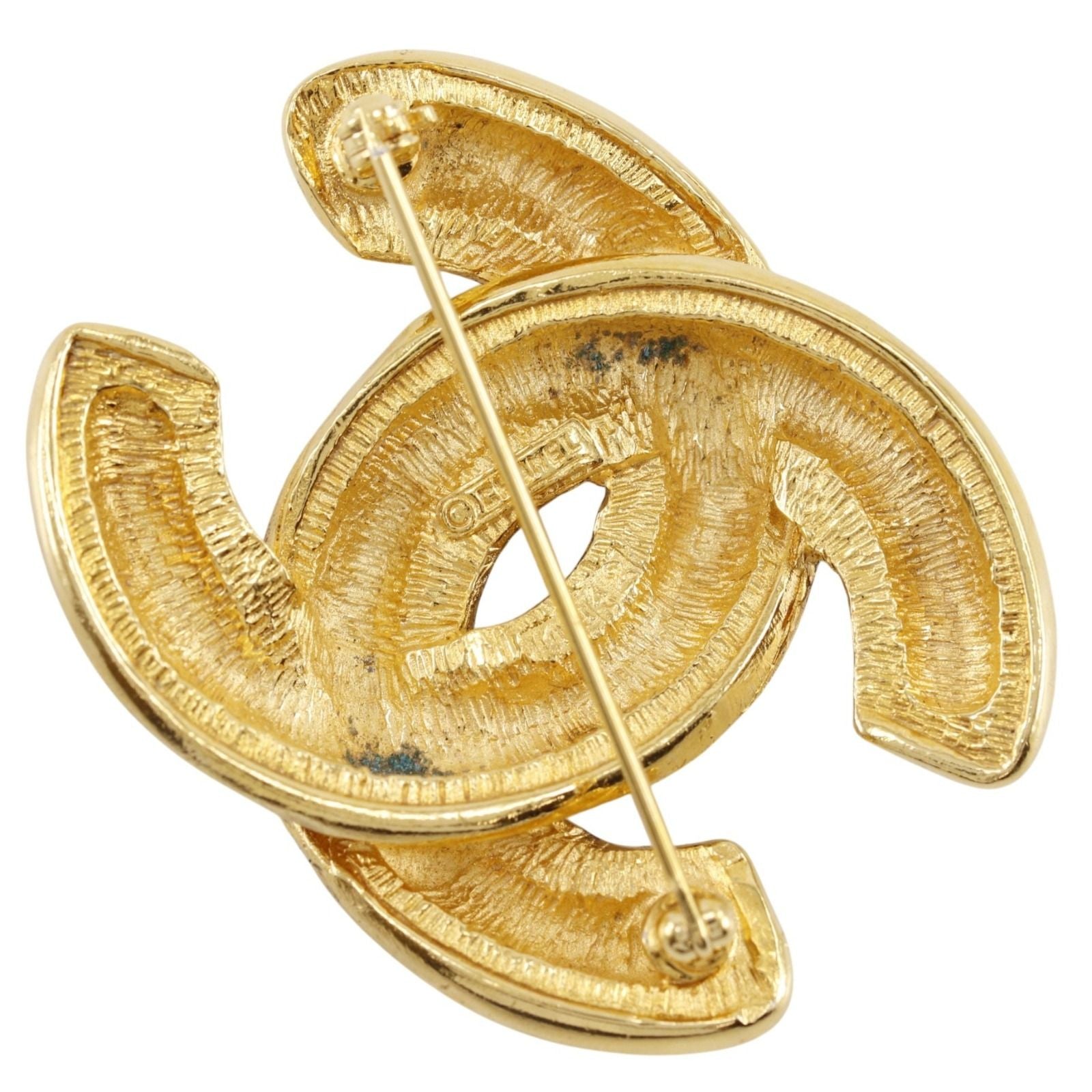 Chanel CC Logo Quilted Vintage Gold Plated Brooch — view 2
