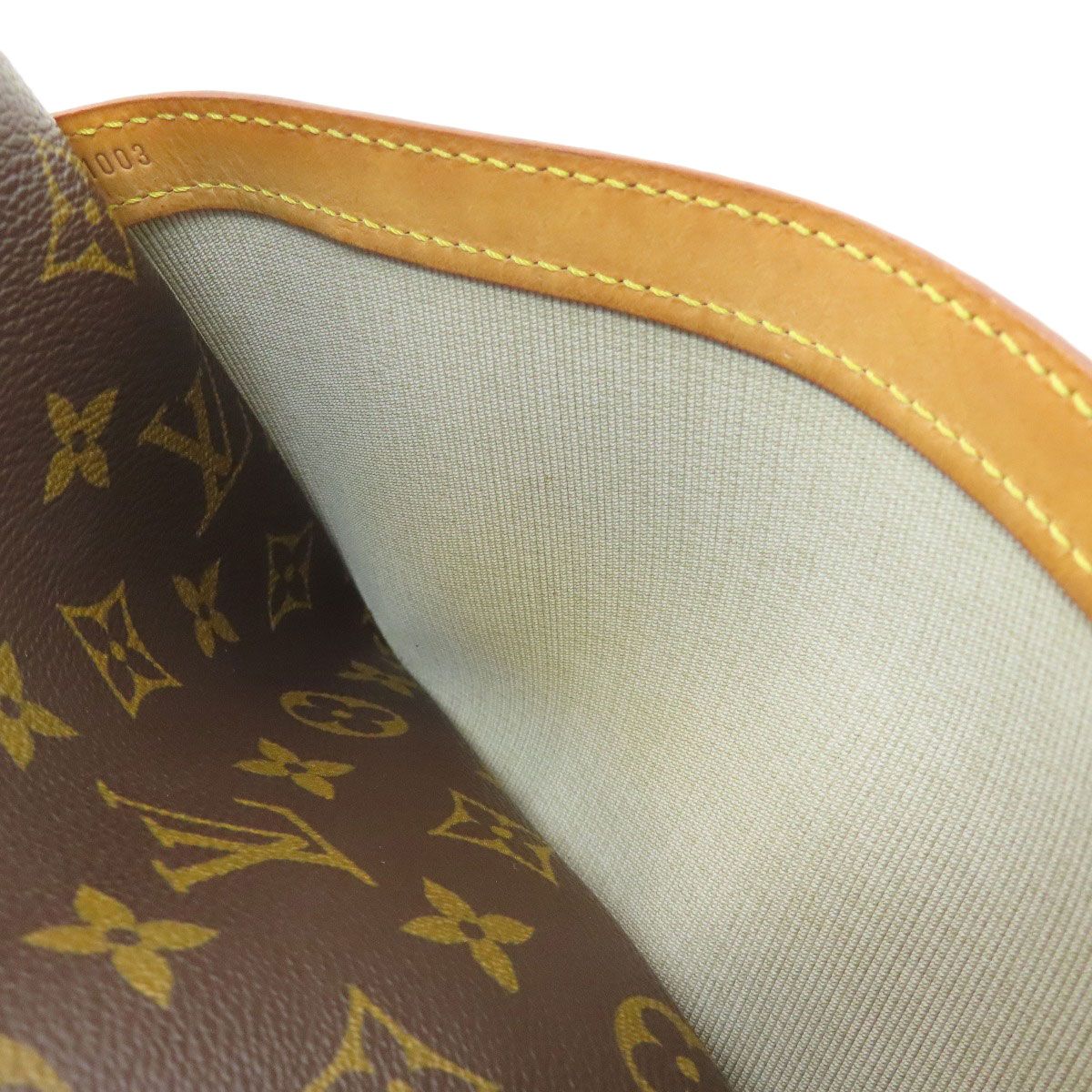 Louis Vuitton Reporter PM Shoulder Bag Monogram Canvas — view 9