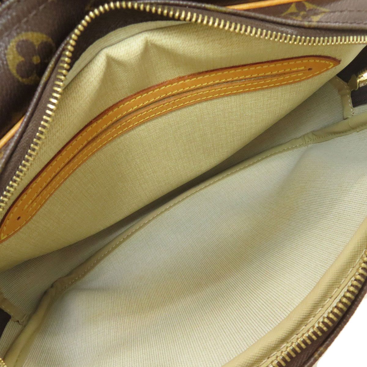 Louis Vuitton Reporter PM Shoulder Bag Monogram Canvas — view 6