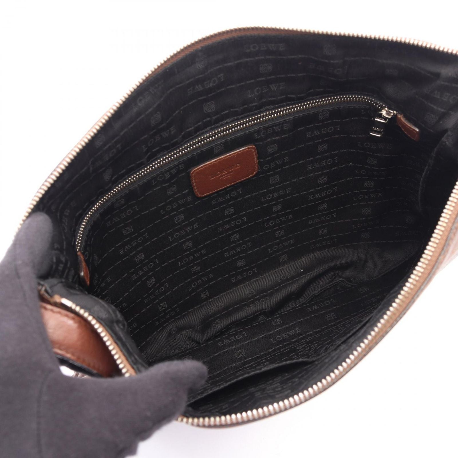 Loewe Shoulder Bag Heritage Brown Leather — view 3