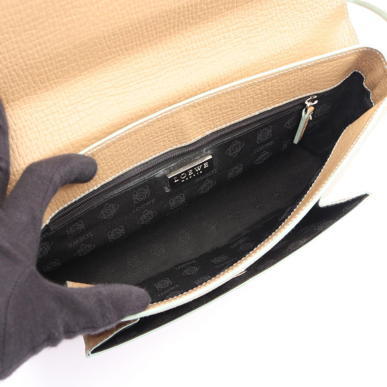 Loewe Shoulder Bag Logo Beige Leather — view 3