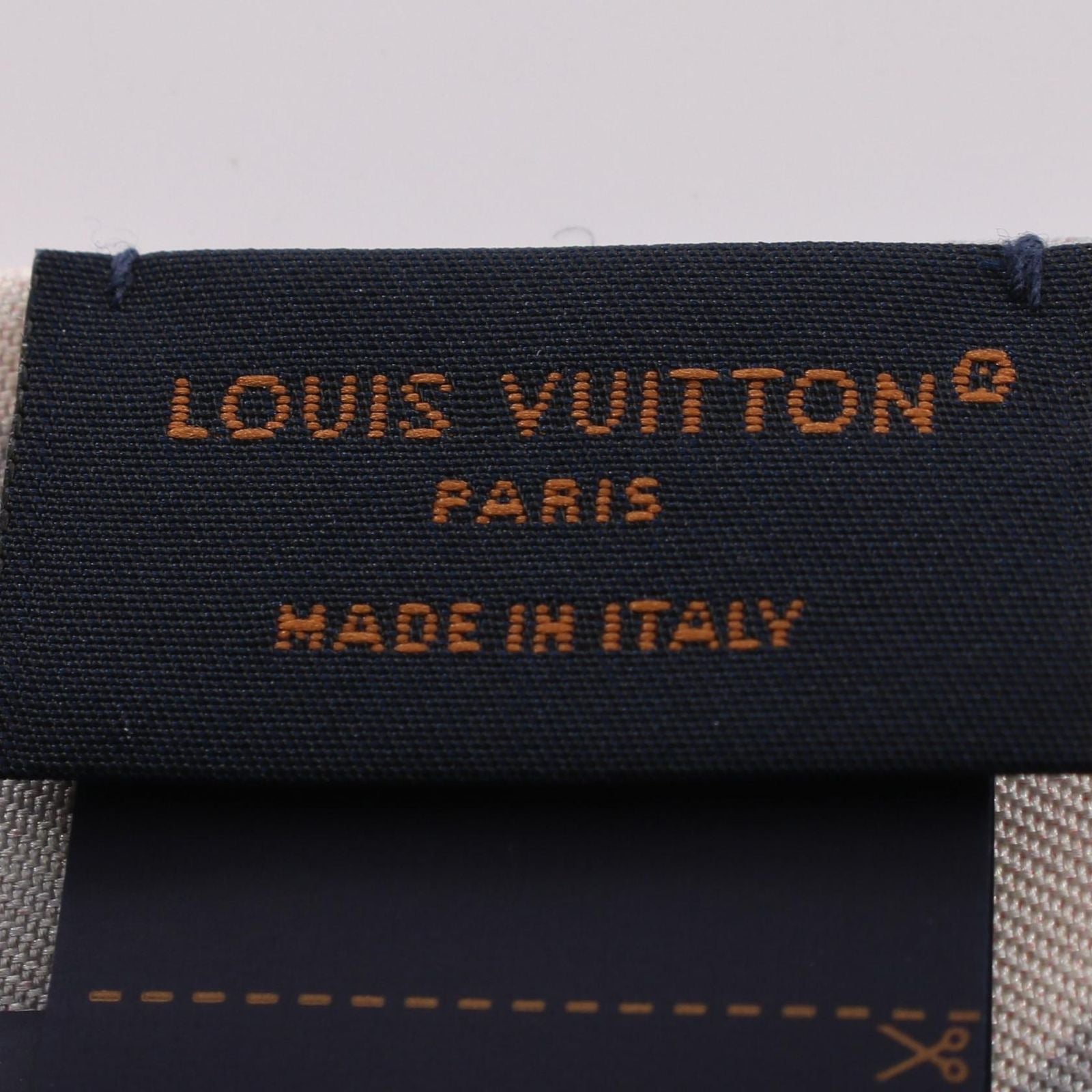 Louis Vuitton Scarf Bandeau BB Monogram Silhouette Gray Ribbon Silk — view 4