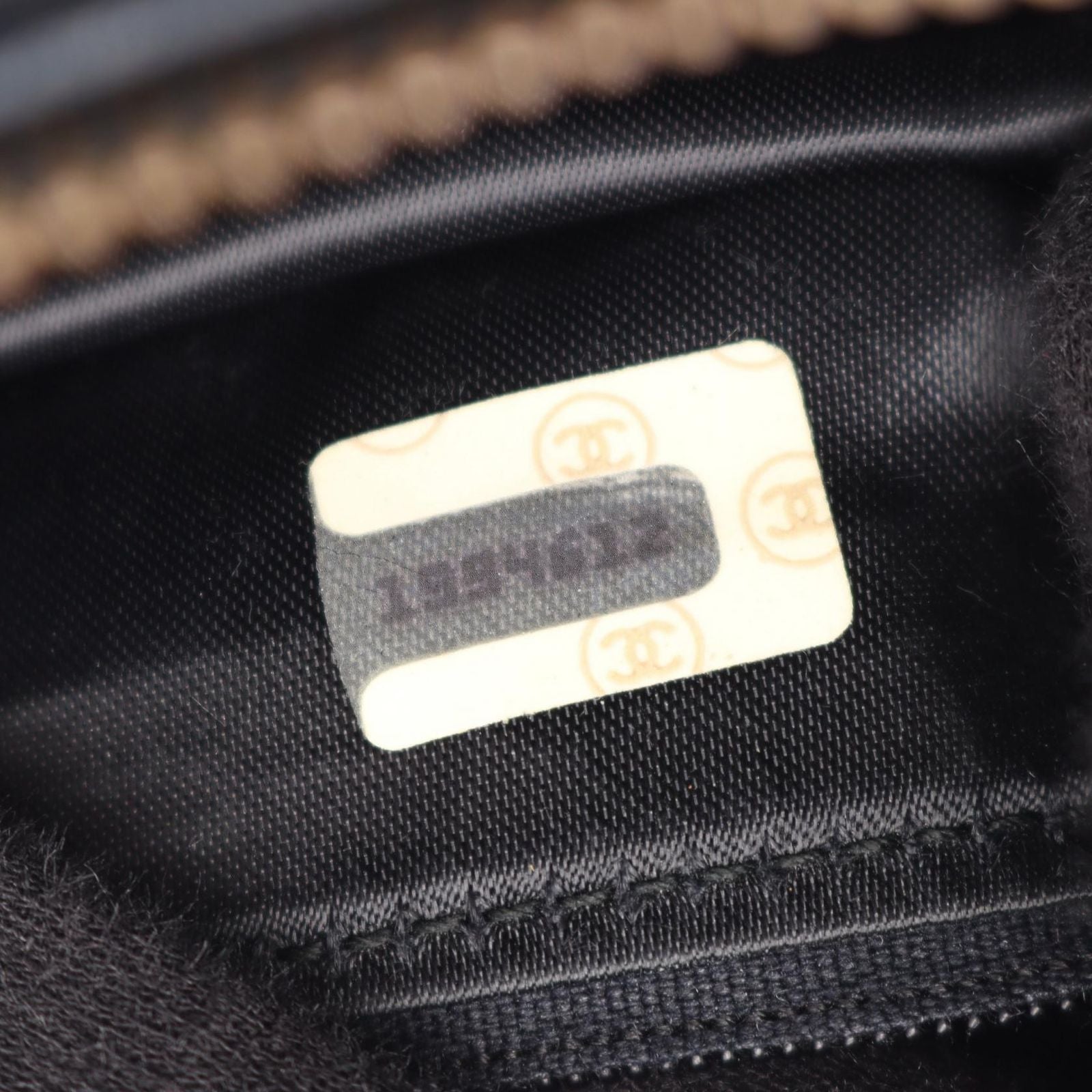 Chanel Shoulder Bag CC Logo Diamond Stitch Black Lambskin CC Chain — view 5
