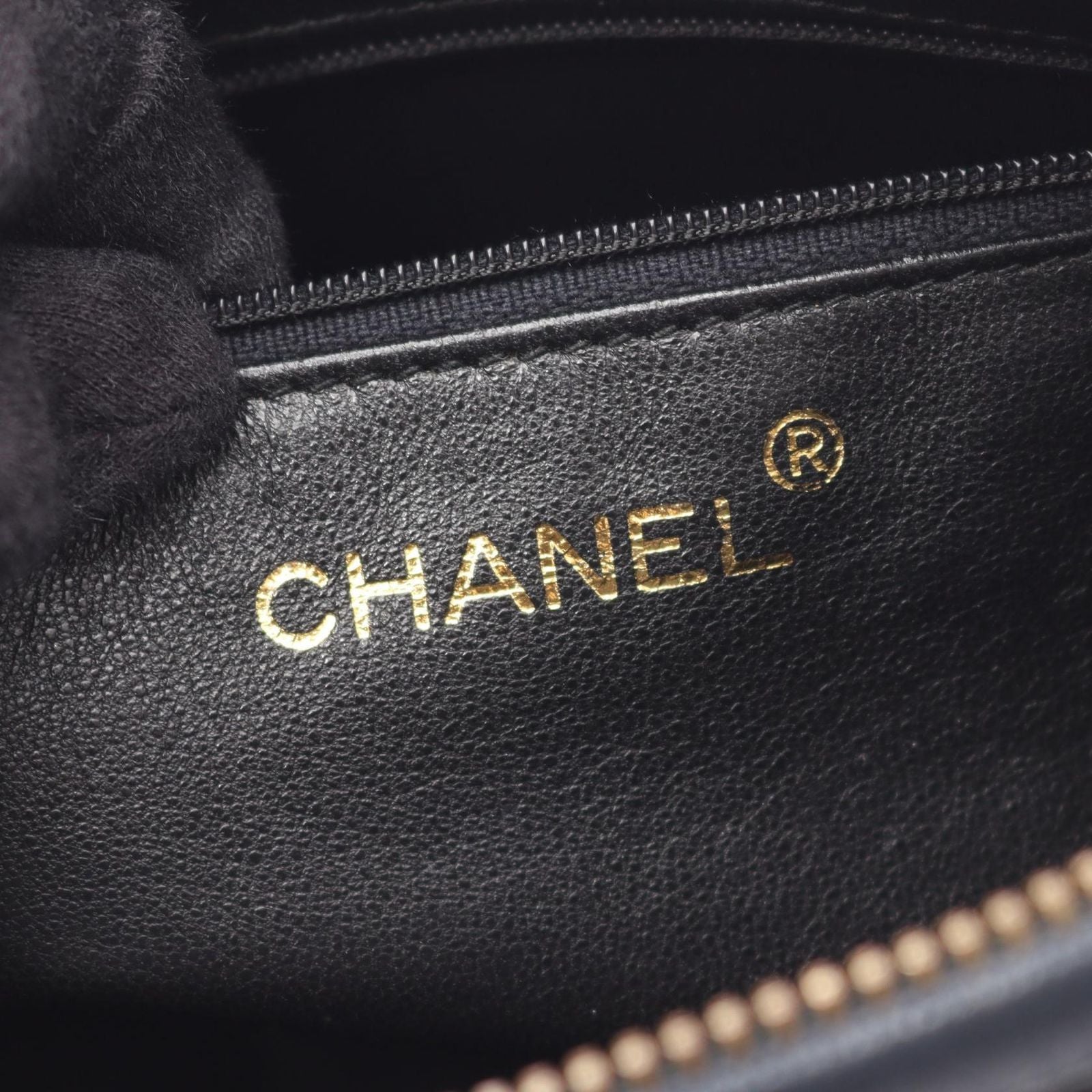Chanel Shoulder Bag CC Logo Diamond Stitch Black Lambskin CC Chain — view 4