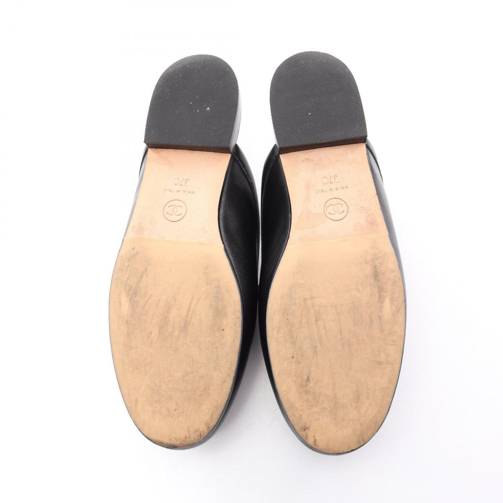 Chanel Mules CC Logo Pearl Leather Sandals — view 4