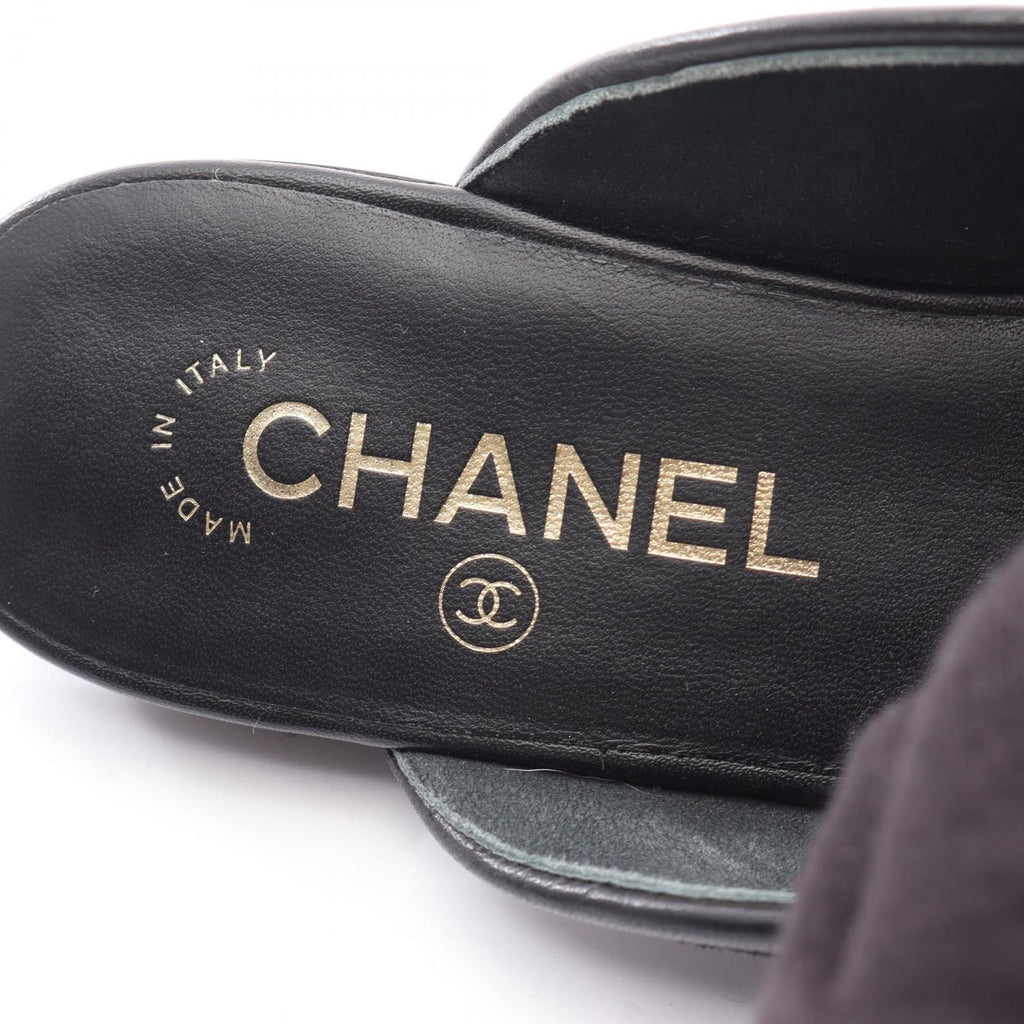 Chanel Mules CC Logo Pearl Leather Sandals — view 5