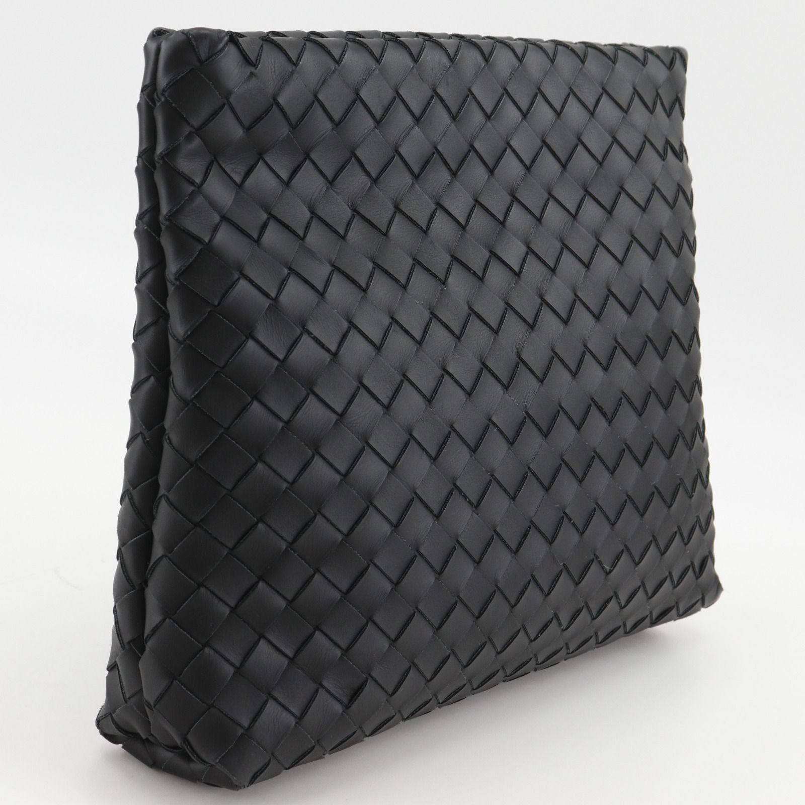 Bottega Veneta Classic Hydrology Intrecciato Leather Black Clutch — view 3
