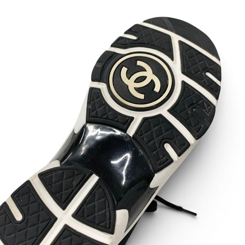 Chanel Sneakers Fabric Rubber Black White CC Logo — view 8