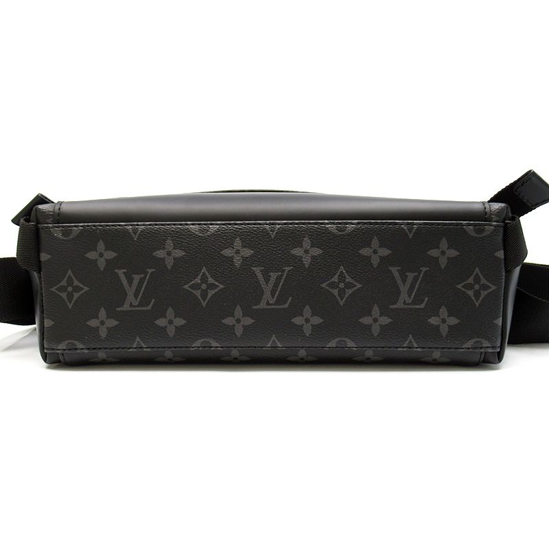 Louis Vuitton Messenger Voyage PM Monogram Eclipse Shoulder Bag Black Beauty — view 6