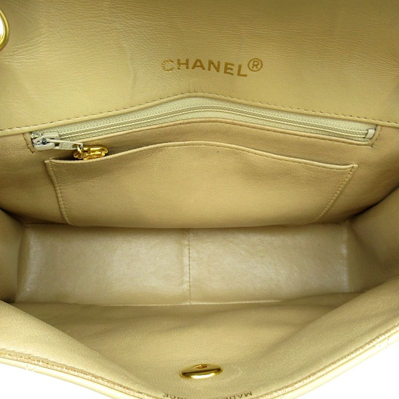 Chanel Chain Shoulder Bag Lambskin Beige — view 7