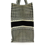 Dior Book Tote Canvas Black White Beauty — view 3