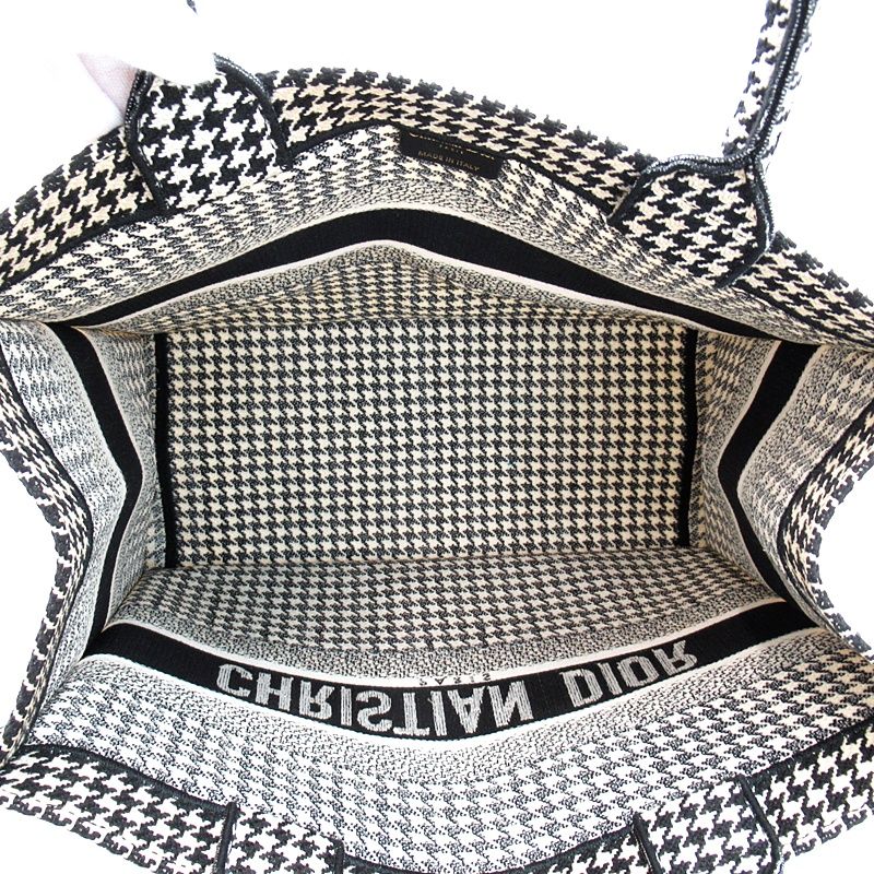 Dior Book Tote Canvas Black White Beauty — view 7