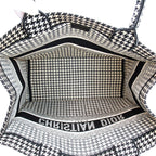 Dior Book Tote Canvas Black White Beauty — view 7