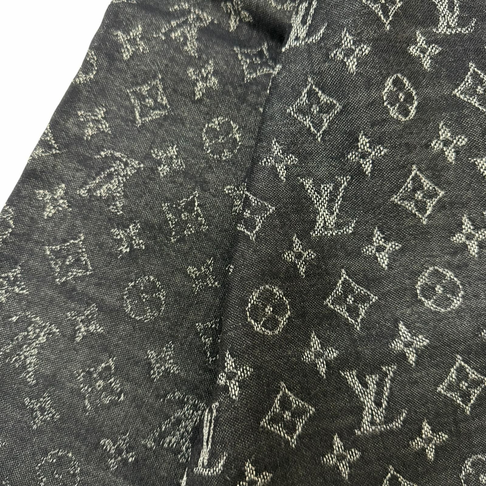Louis Vuitton Etole Monogram Silk Blend Large Shawl Scarf Black — view 4