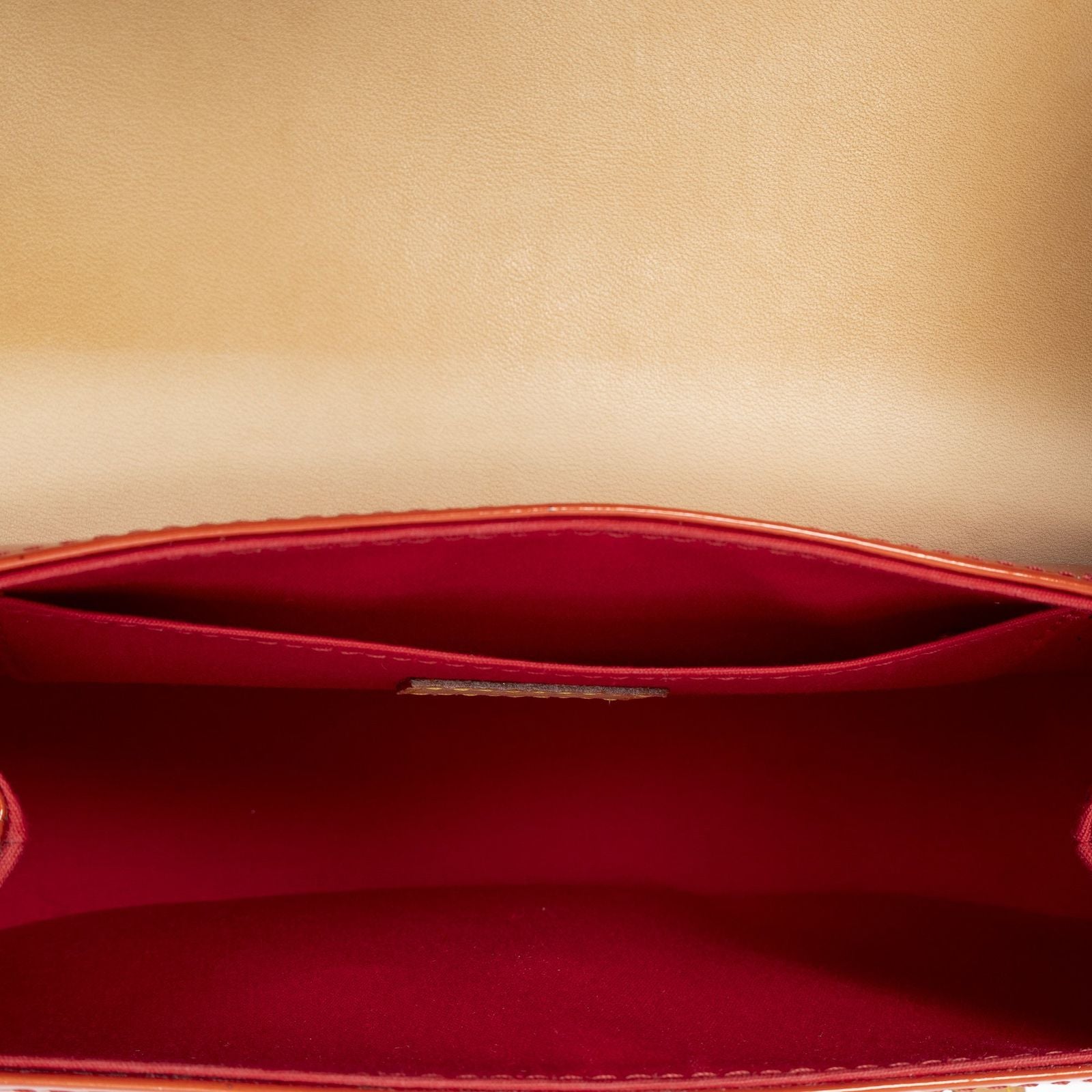 Louis Vuitton Biscayne Bayred Monogram Vernis Messenger — view 9