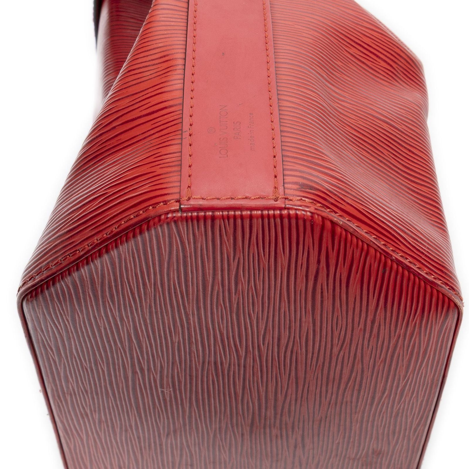 Louis Vuitton Sac Deportred Epi Messenger — view 8