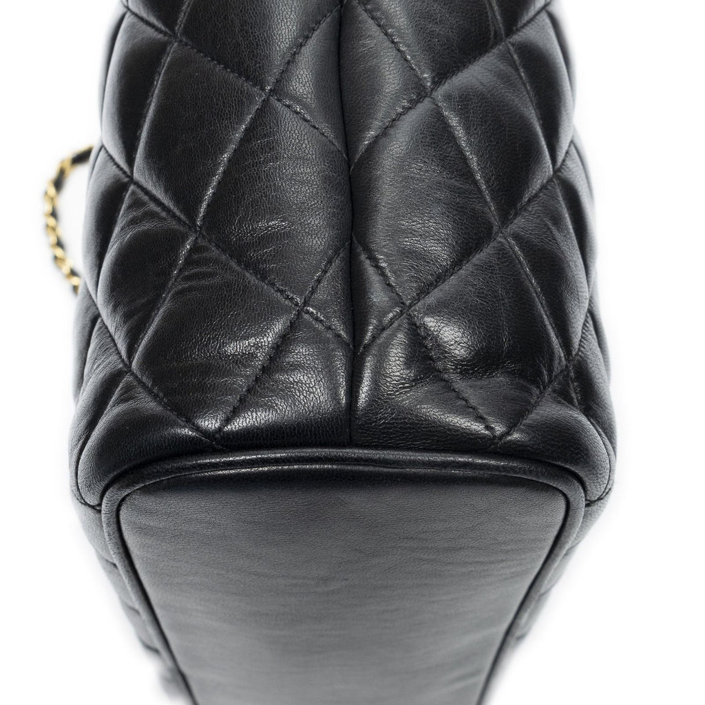 Chanel Vintage CC Chain Tote Black Quilted Lambskin Leather — view 8