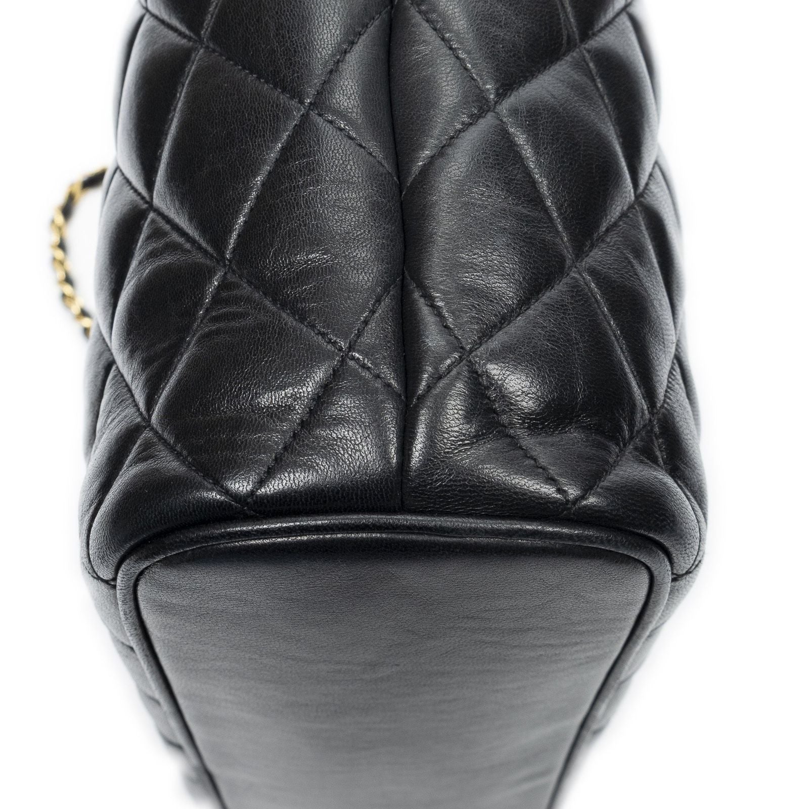 Chanel Vintage CC Chain Tote Black Quilted Lambskin Leather — view 8