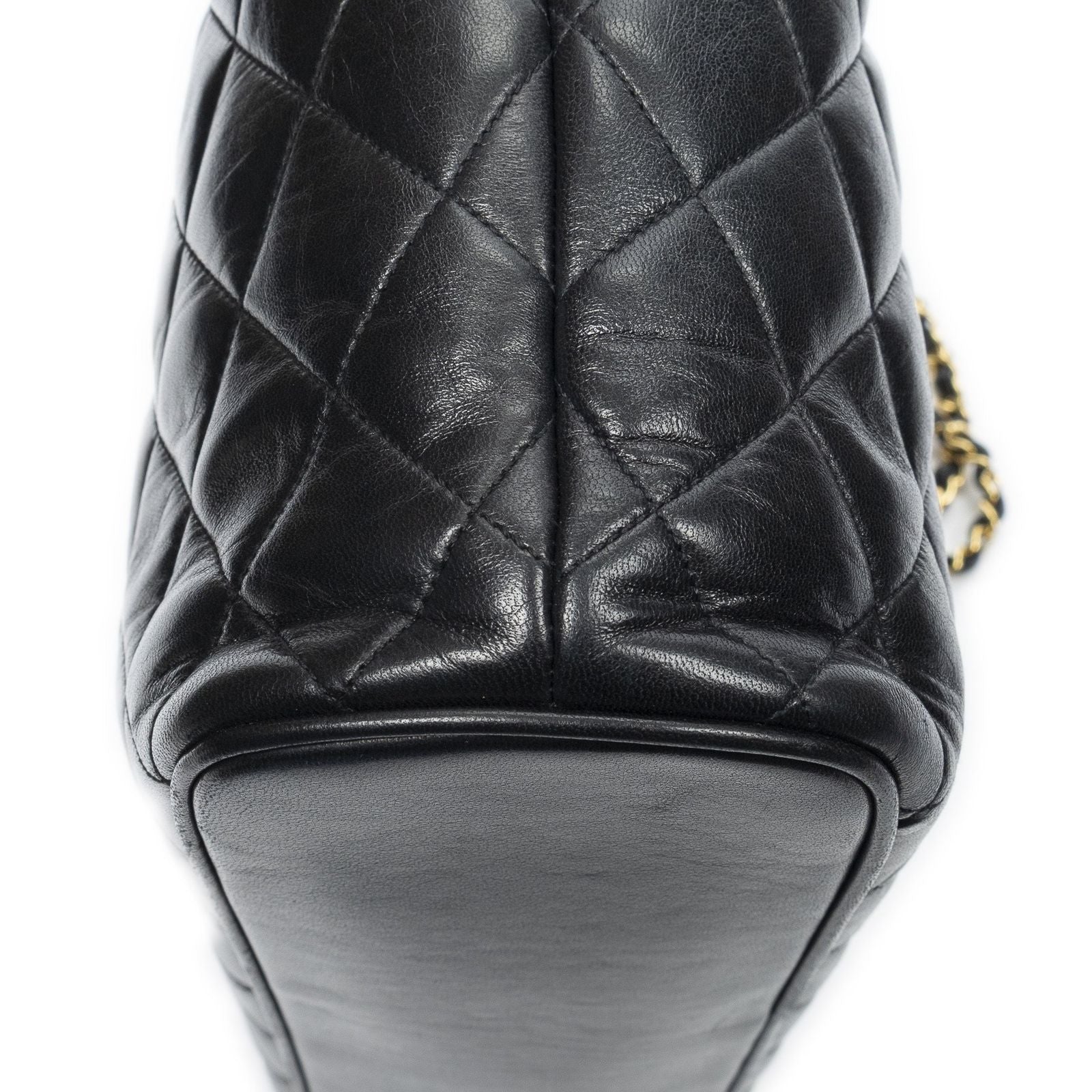 Chanel Vintage CC Chain Tote Black Quilted Lambskin Leather — view 7