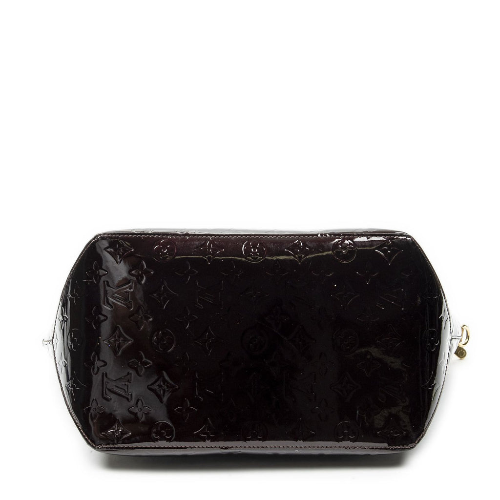 Louis Vuitton Bellevue Amarante Monogram Vernis Messenger — view 6
