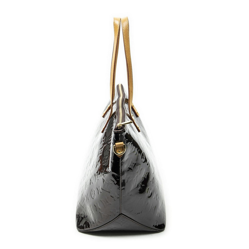 Louis Vuitton Bellevue Amarante Monogram Vernis Messenger — view 4