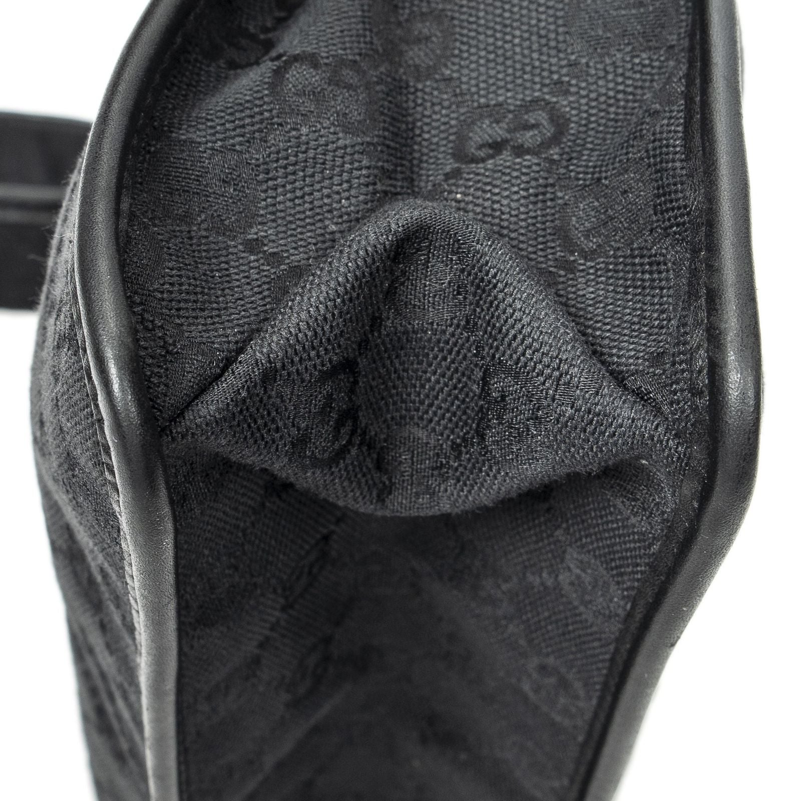 Gucci Medium Flat Messenger Black GG Canvas — view 7
