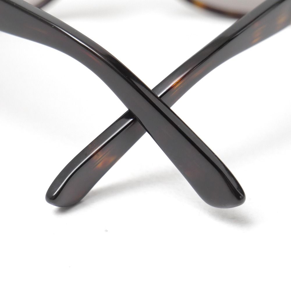Gucci Sunglasses Gradient Lens Butterfly Frame Eyewear — view 9
