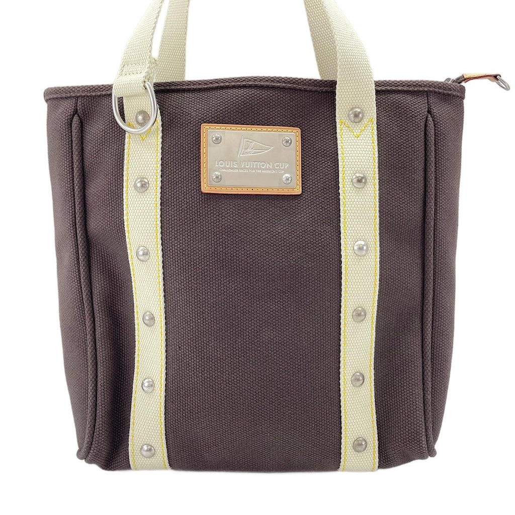 Louis Vuitton Tote Cabas MM — view 2