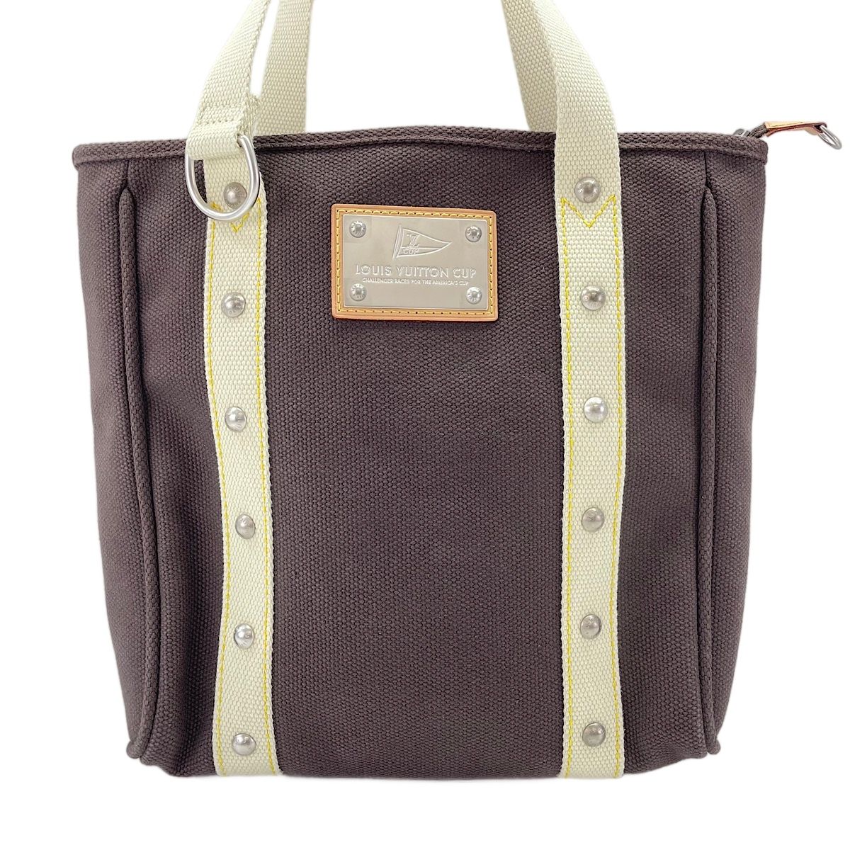 Louis Vuitton Tote Cabas MM — view 2