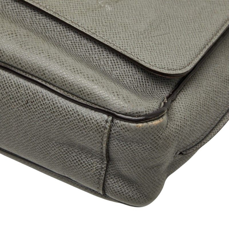 Louis Vuitton Taiga Roman PM Crossbody Shoulder Bag Glacier Gray Leather — view 4