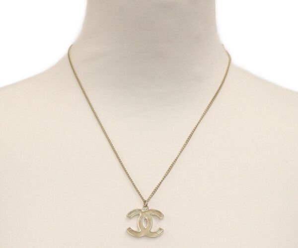 Chanel Ivory Resin CC Logo Necklace — view 9