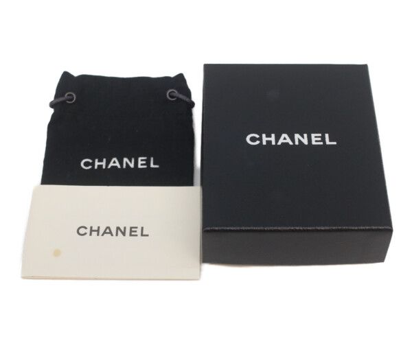 Chanel Ivory Resin CC Logo Necklace — view 8