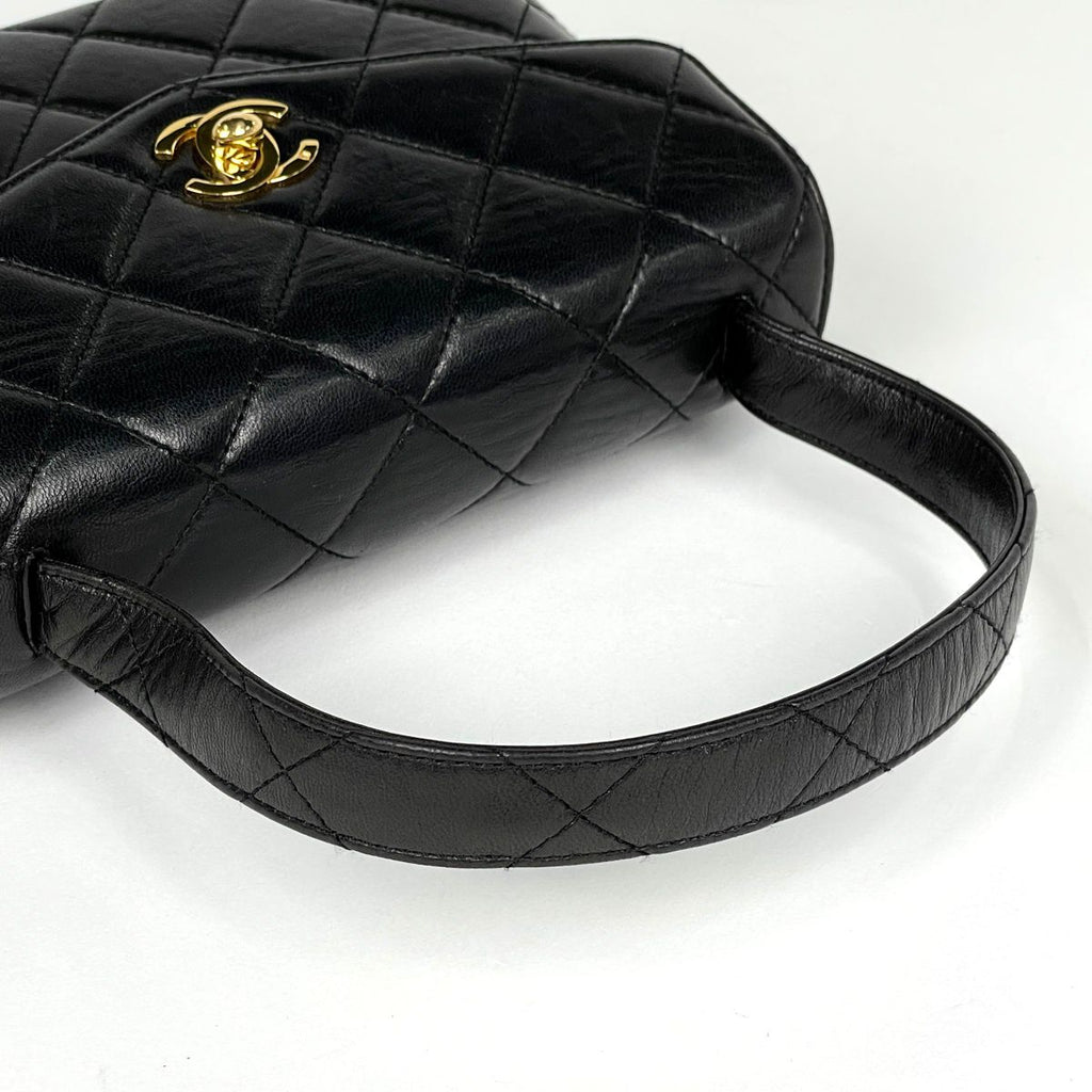 Chanel CC Logo Handbag Quilted Leather Black — view 5