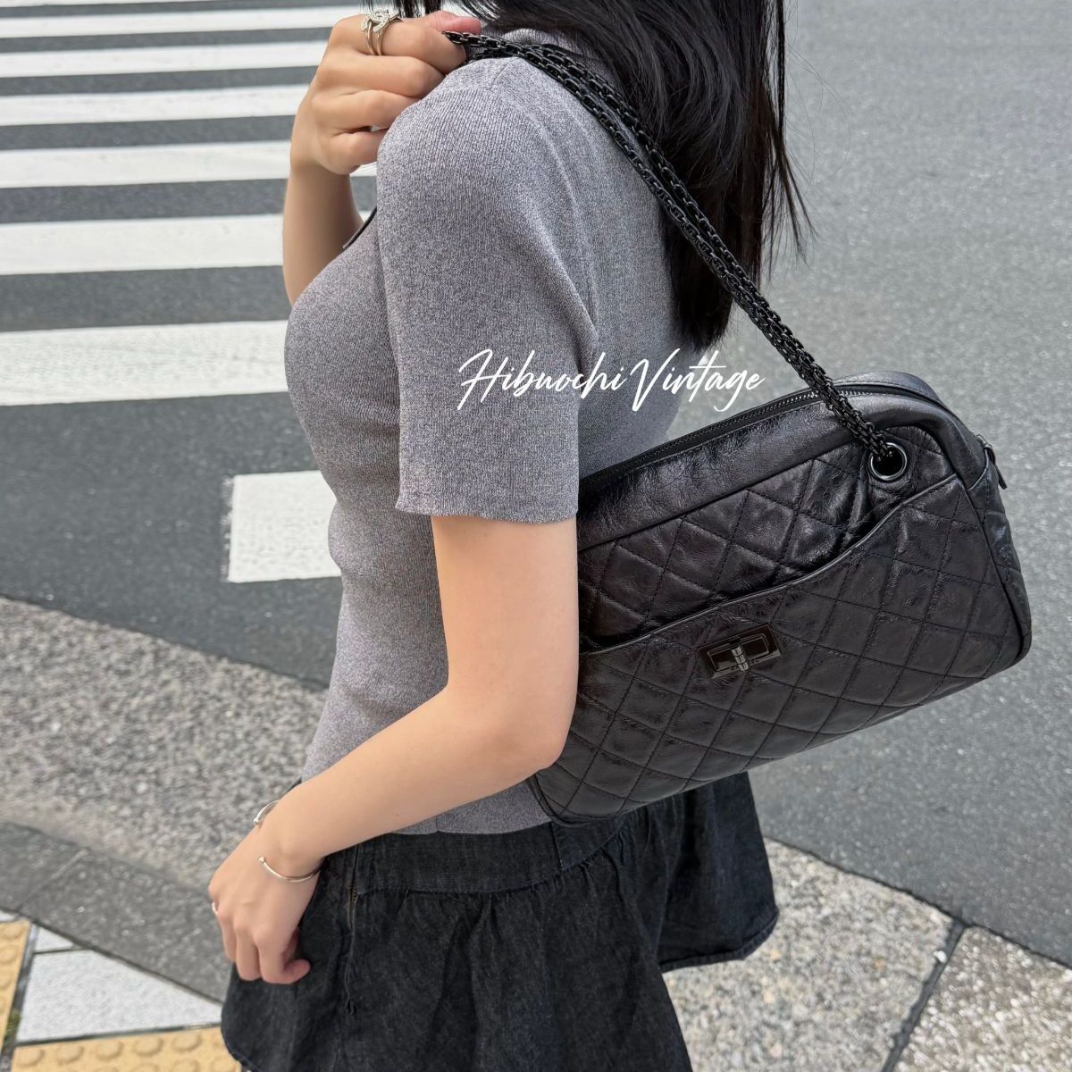 Chanel Quilted 2.55 Chain Shoulder Boston Bag Leather Black Vintage — view 2