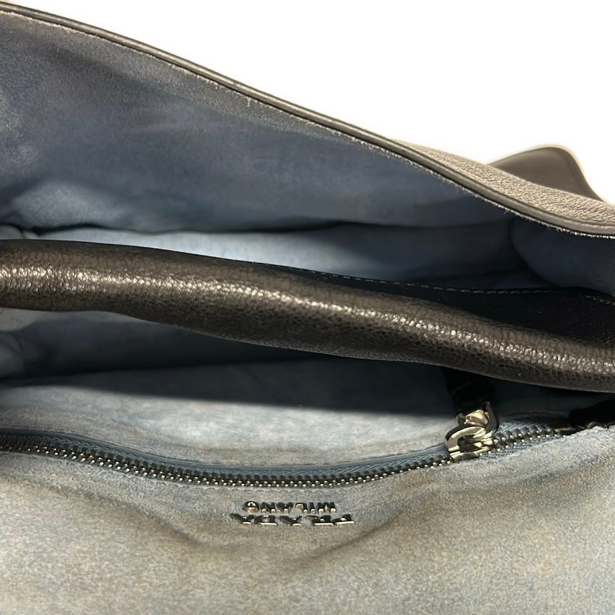 Prada Shoulder Bag Etiquette Black Silver Studs Leather — view 7