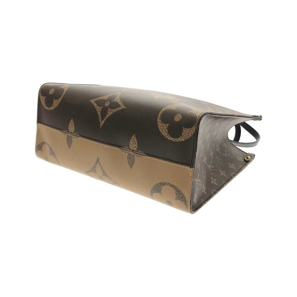 Louis Vuitton Monogram Giant On The Go MM — view 3