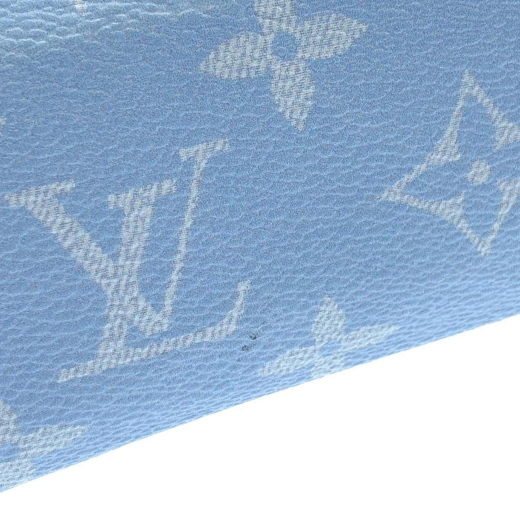 Louis Vuitton Monogram Clouds Pochette Voyage — view 4