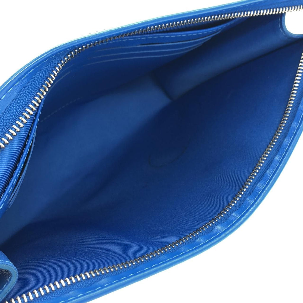 Louis Vuitton Monogram Clouds Pochette Voyage — view 6